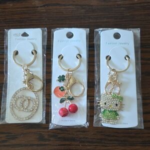 Fashion Jewelry Gold and Multicolor Keychain Set